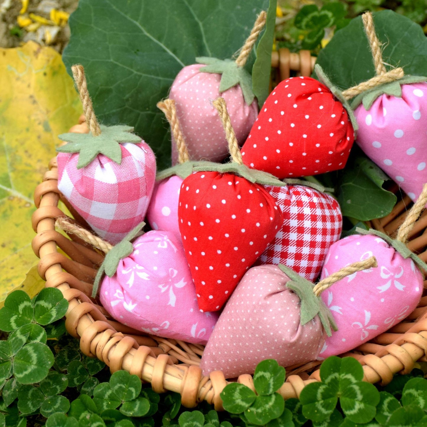 Fabric Strawberry Home Decoration Small Ornament Popular Home Tray Decorations Handmade Gifts 6 PCS